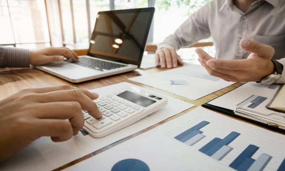Key Qualities to Consider Before Choosing a Financial Professional